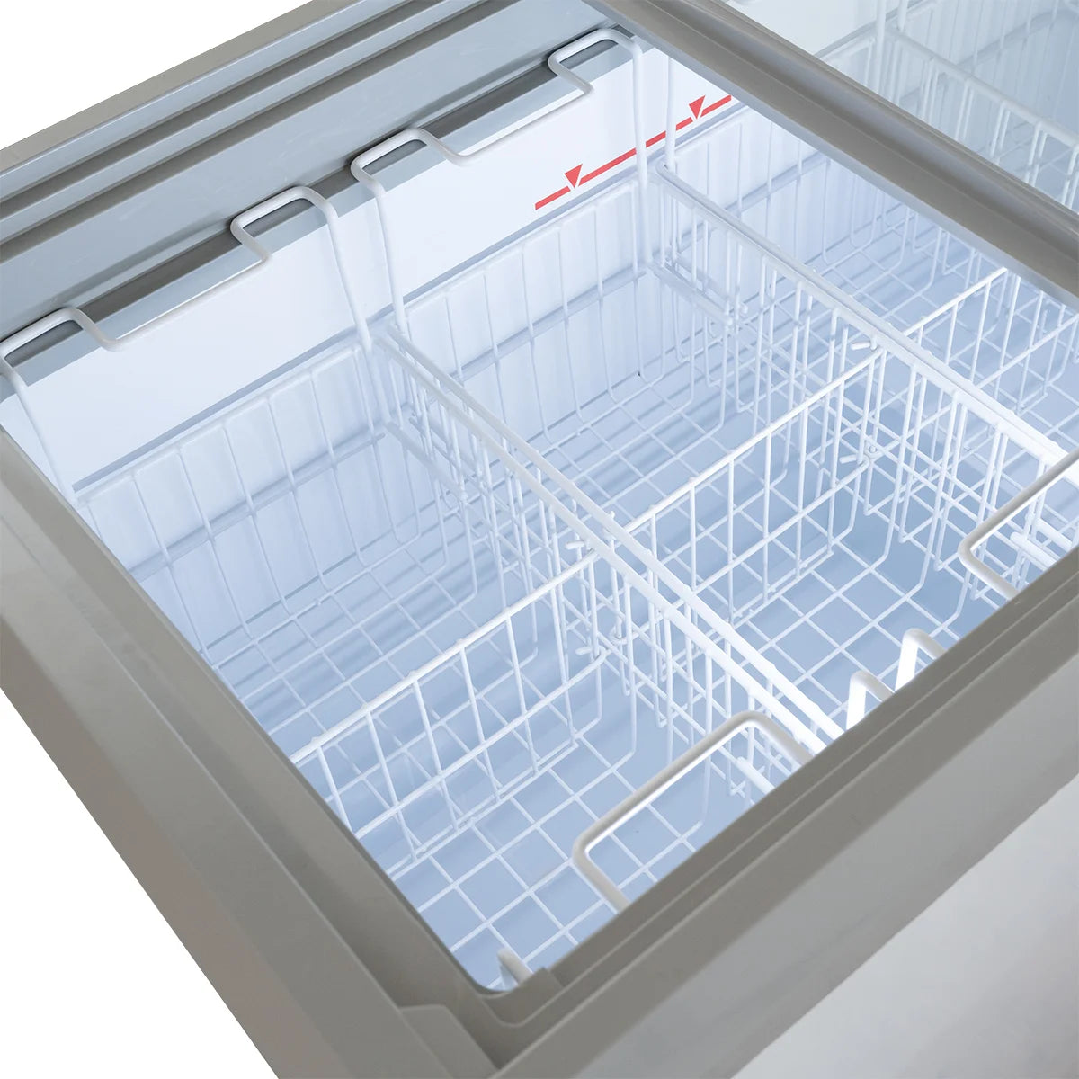 Congélateur coffre à glaces 217 Litres avec éclairage LED et roulettes