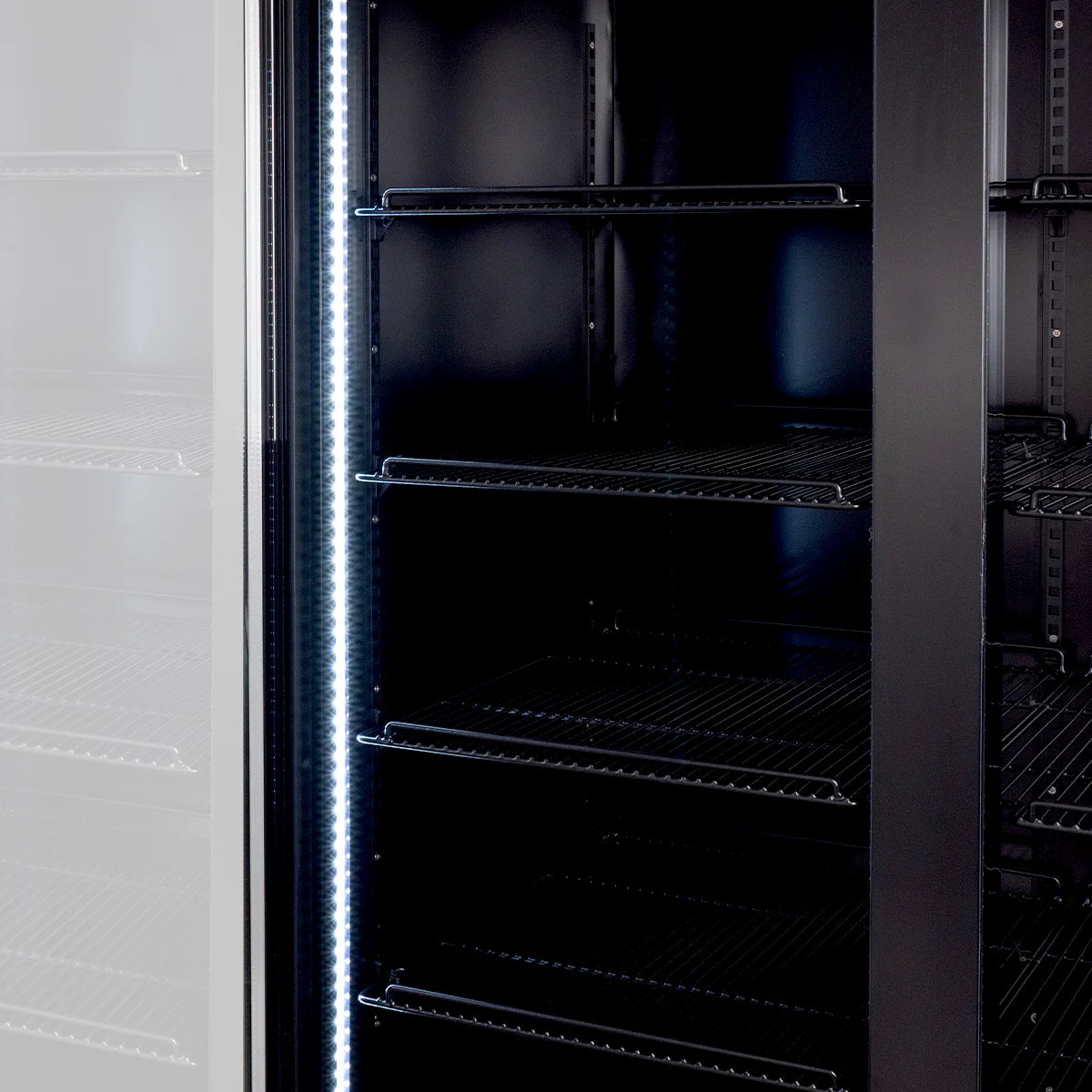 Armoire à boissons ECO 1000 avec portes battantes et fronton lumineux