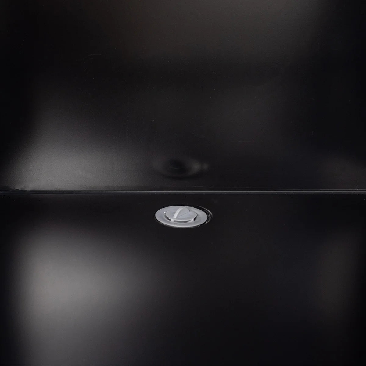 Armoire à boissons GKS-160 Slim, 160 litres de volume de refroidissement, éclairage intérieur, noire