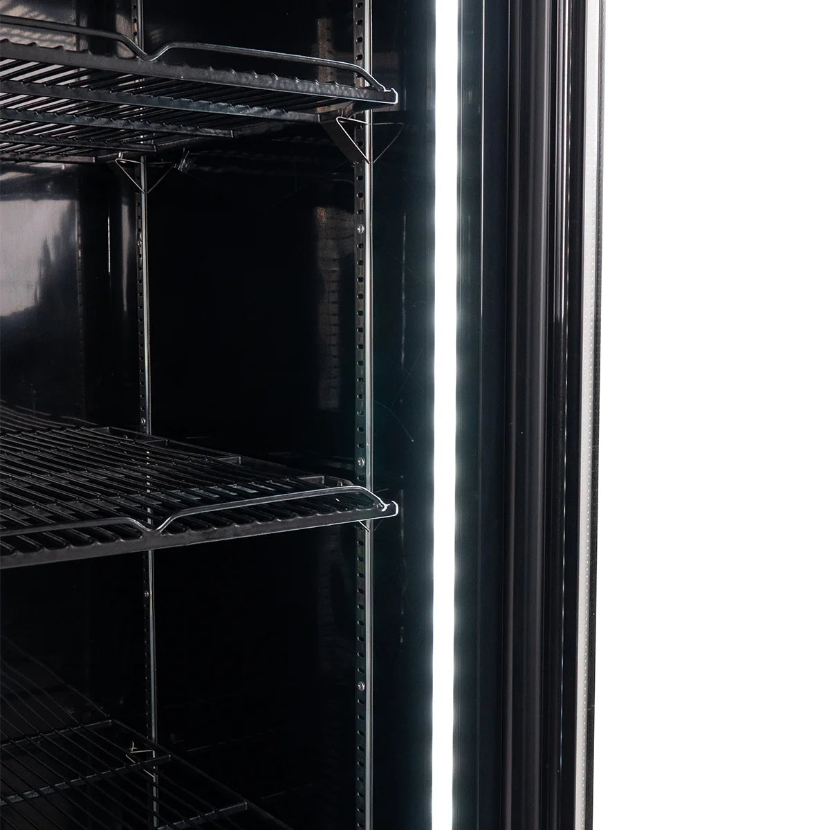 Armoire à boissons ECO 630 avec enseigne lumineuse et portes battantes