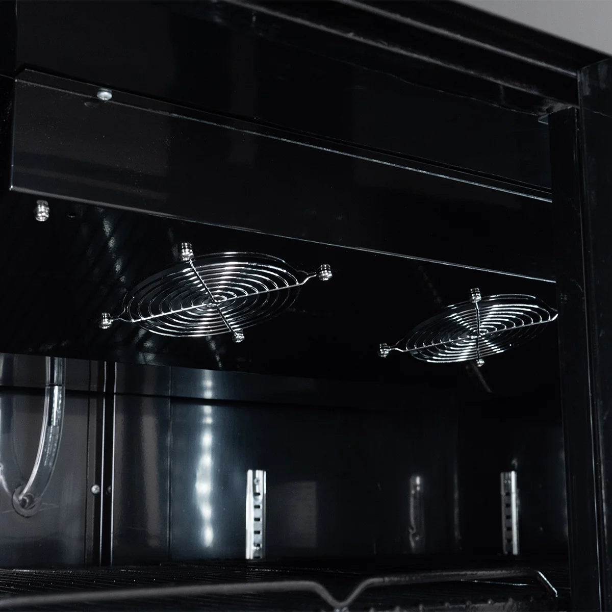 Armoire à boissons ECO 630 avec enseigne lumineuse et portes coulissantes