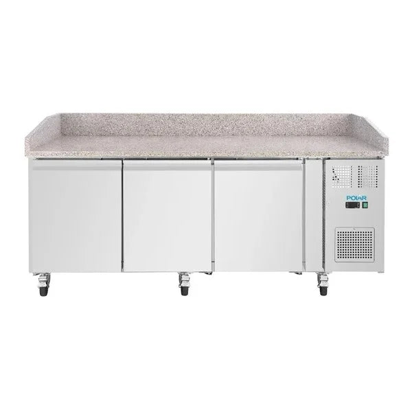 Table à pizza Polar U-Series 3 portes avec plan de travail en granit 634 litres sur roulettes