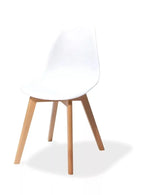 Feros Keeve chaise empilable blanche sans accoudoirs, structure en bois de bouleau et assise en plastique, 470 x 530 x 830 mm