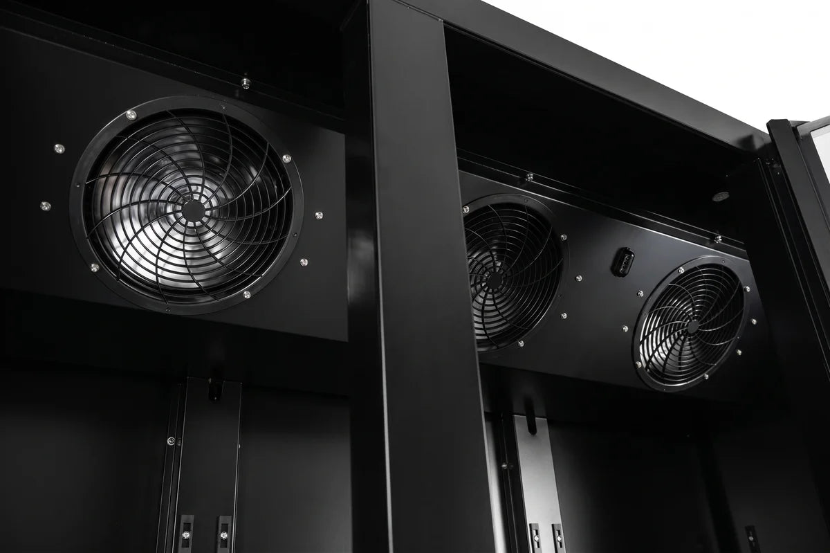 Armoire à boissons ECO 1500 avec portes battantes, noire