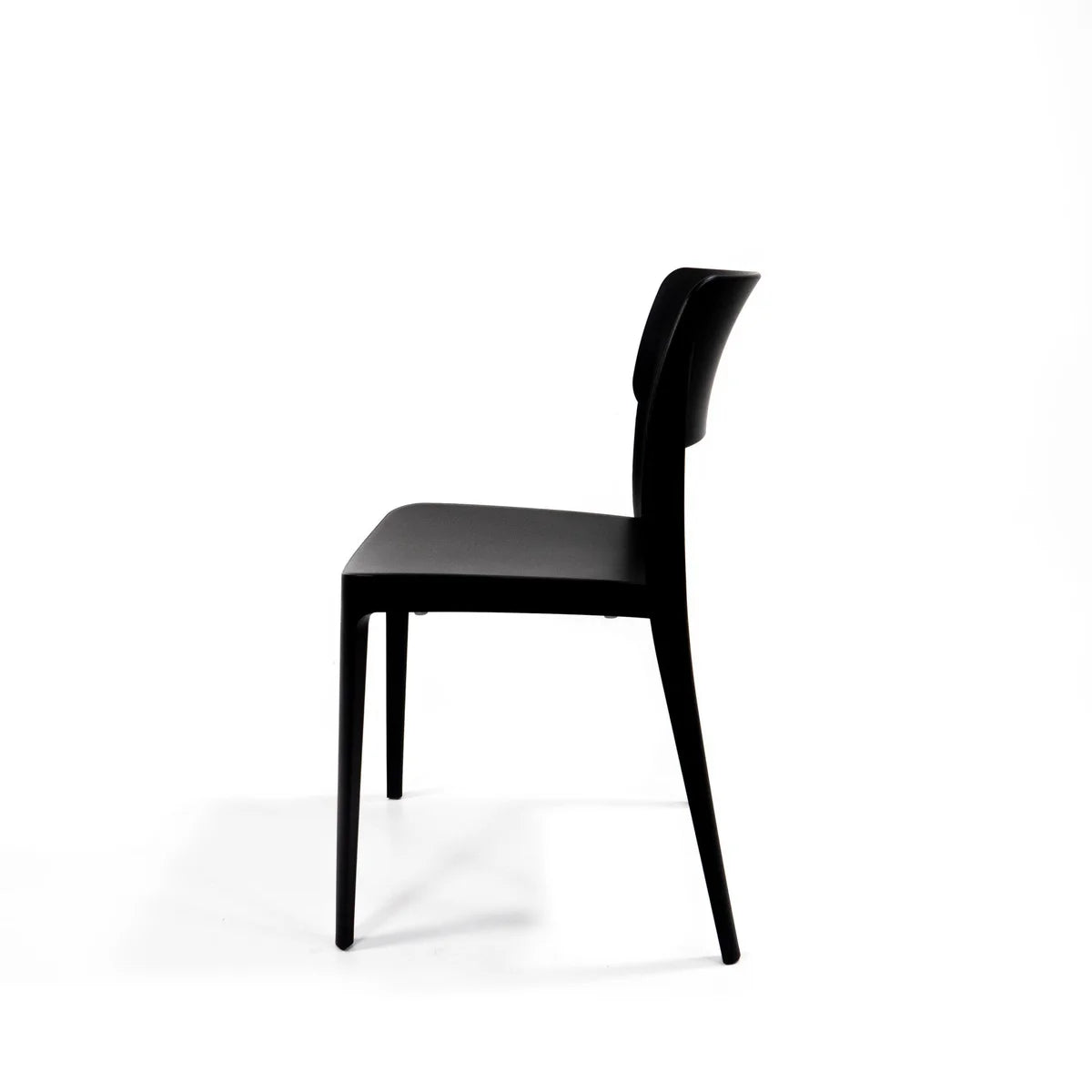 Feros Wing Chair Noir, Chaise empilable en plastique