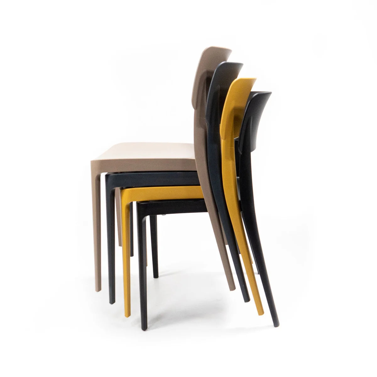 Feros Wing Chair Noir, Chaise empilable en plastique