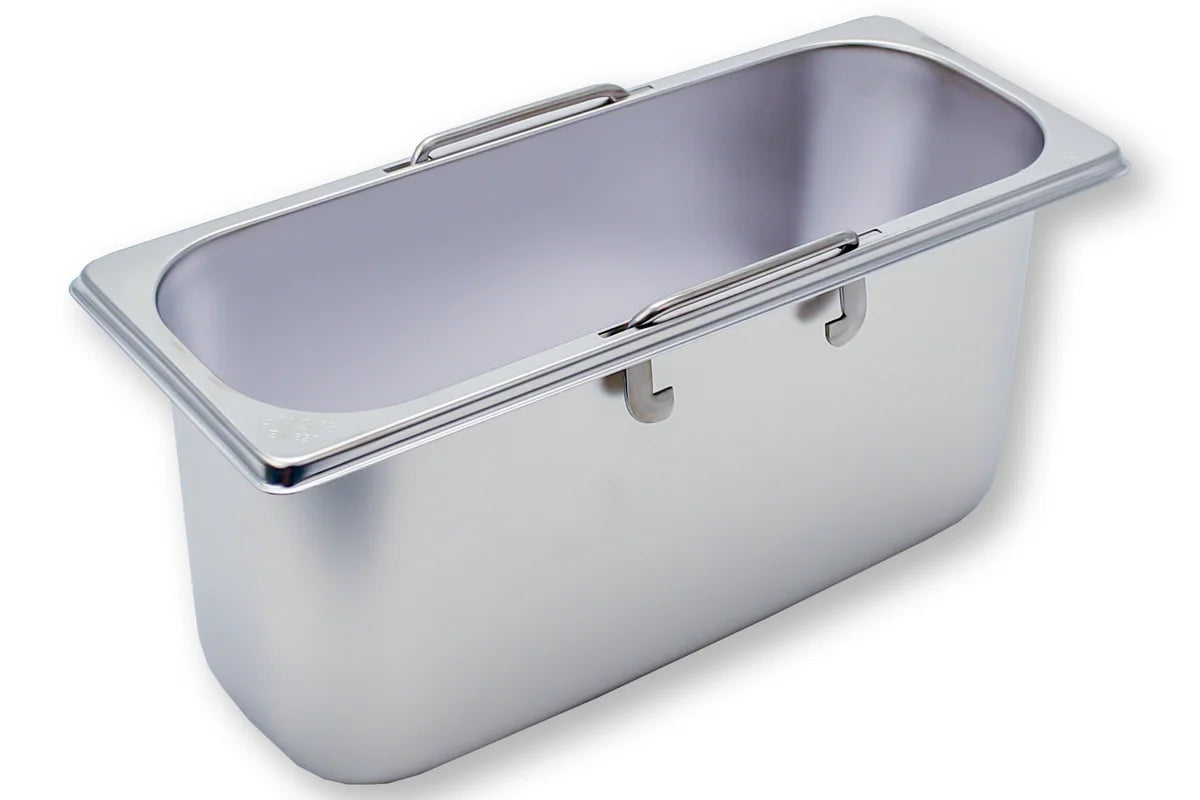 Bac GN Rieber en acier inoxydable GN 2/8 avec poignées encastrables - 150 mm, capacité : 3,9 litres, Mod. 28 150 F