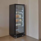 Armoire à boissons GK-360BB, volume utile 360 Litres, 4 clayettes réglables, éclairage intérieur, verrouillable, noir